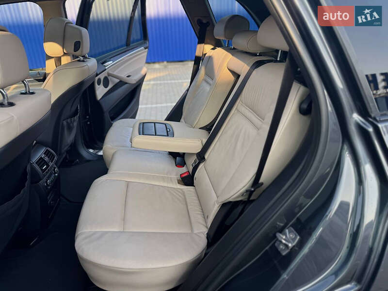 Внедорожник / Кроссовер BMW X5 2010 в Ивано-Франковске