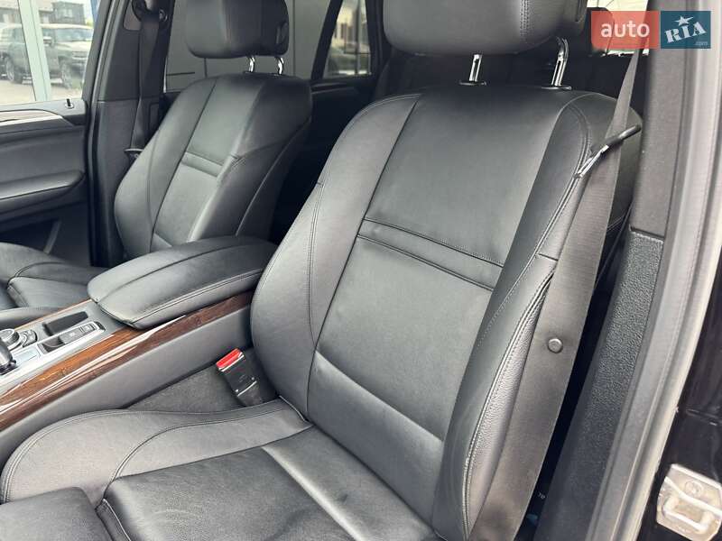 Позашляховик / Кросовер BMW X5 2012 в Рівному