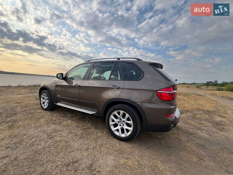Внедорожник / Кроссовер BMW X5 2011 в Николаеве