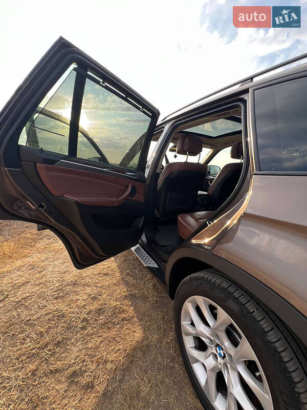 Внедорожник / Кроссовер BMW X5 2011 в Николаеве