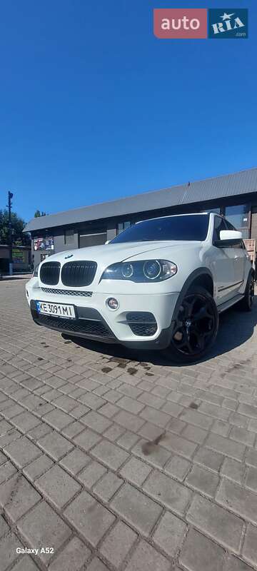 Внедорожник / Кроссовер BMW X5 2012 в Першотравенске