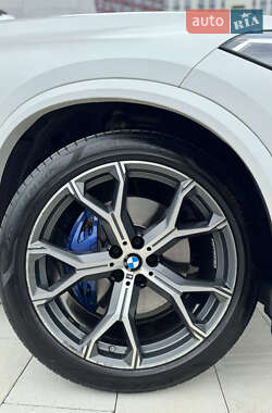 Позашляховик / Кросовер BMW X5 2021 в 