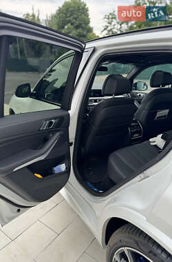 Позашляховик / Кросовер BMW X5 2021 в 