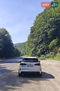 Внедорожник / Кроссовер BMW X5 2018 в 