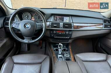 Внедорожник / Кроссовер BMW X5 2011 в 