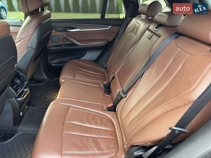 Внедорожник / Кроссовер BMW X5 2015 в Ровно