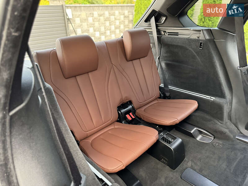 Внедорожник / Кроссовер BMW X5 2015 в Ровно