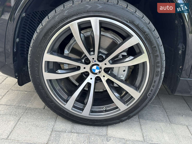 Внедорожник / Кроссовер BMW X5 2015 в Ровно