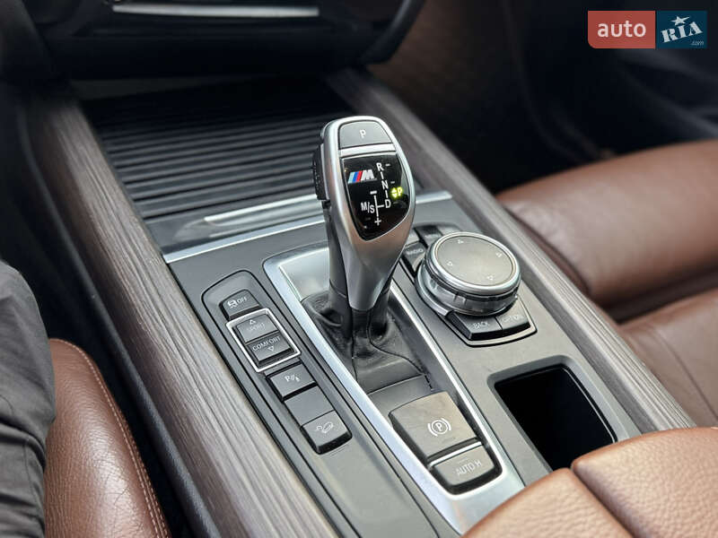 Внедорожник / Кроссовер BMW X5 2015 в Ровно