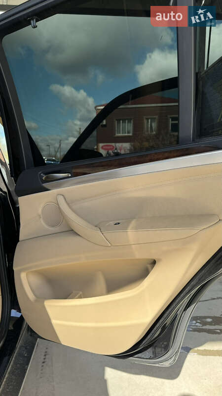 Внедорожник / Кроссовер BMW X5 2012 в Ладыжине