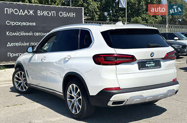 Позашляховик / Кросовер BMW X5 2019 в 