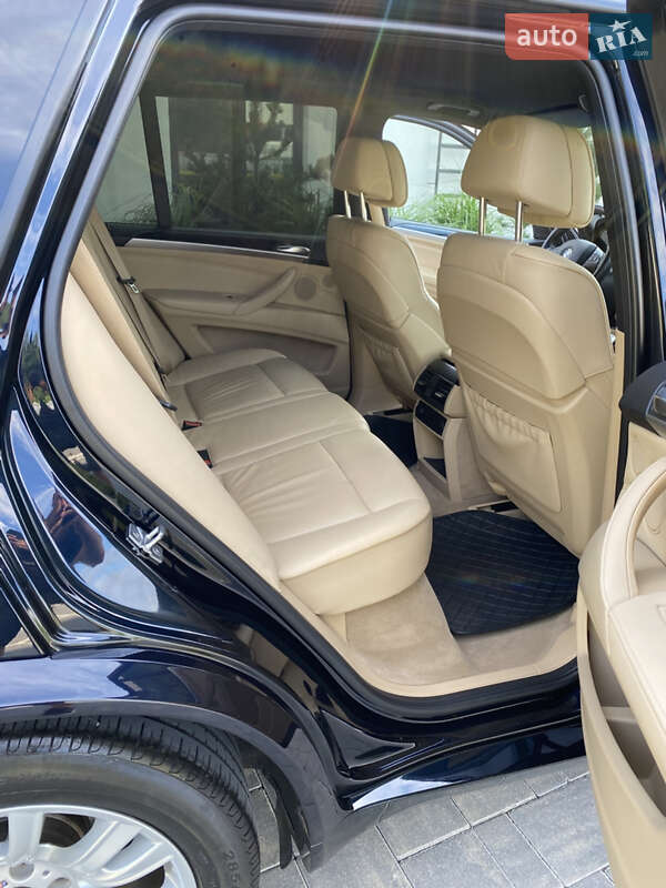 Позашляховик / Кросовер BMW X5 2012 в Луцьку