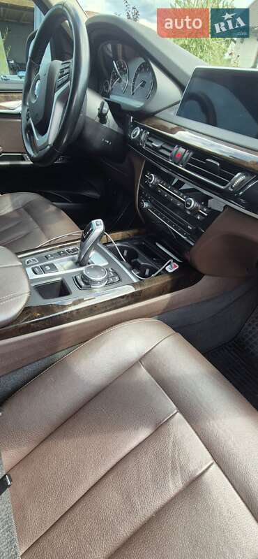 Внедорожник / Кроссовер BMW X5 2016 в Ужгороде