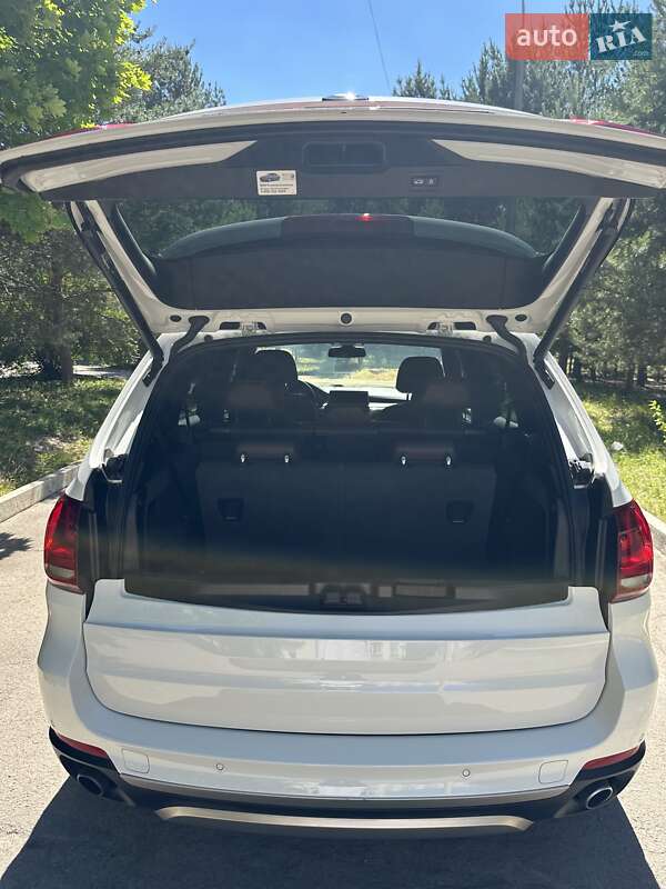 Позашляховик / Кросовер BMW X5 2017 в Рівному