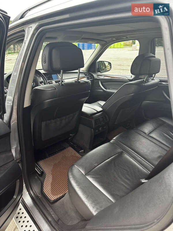 Внедорожник / Кроссовер BMW X5 2010 в Коломые