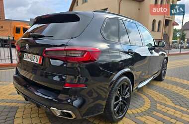 Позашляховик / Кросовер BMW X5 2019 в 