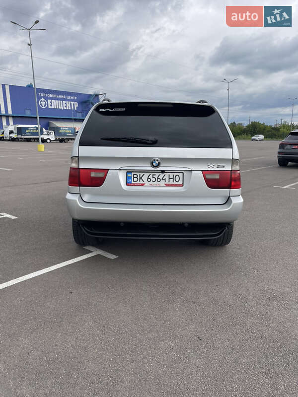 Внедорожник / Кроссовер BMW X5 2004 в Ровно