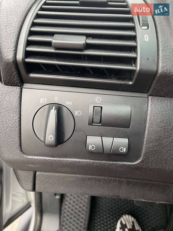 Внедорожник / Кроссовер BMW X5 2004 в Ровно