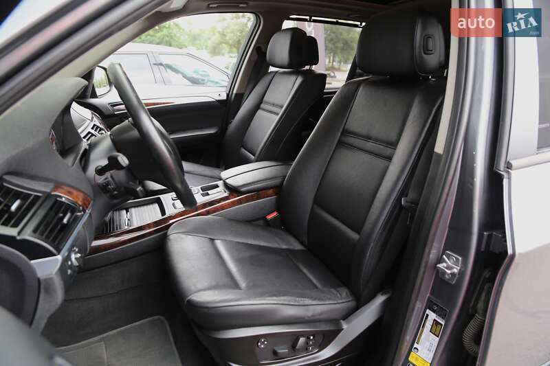 Внедорожник / Кроссовер BMW X5 2010 в Киеве