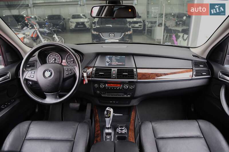 Внедорожник / Кроссовер BMW X5 2010 в Киеве