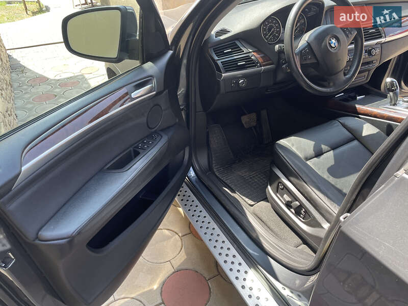 Внедорожник / Кроссовер BMW X5 2010 в Николаеве