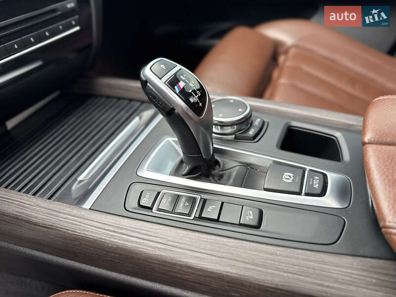 Внедорожник / Кроссовер BMW X5 2015 в Ровно