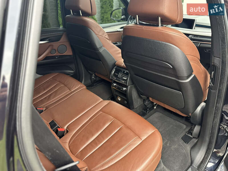 Внедорожник / Кроссовер BMW X5 2015 в Ровно