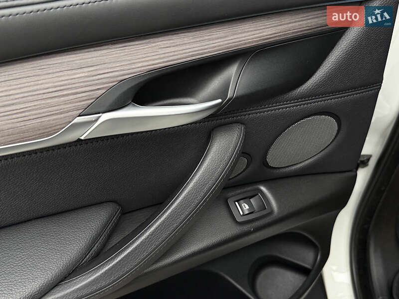Внедорожник / Кроссовер BMW X5 2016 в Киеве