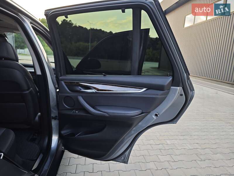 Внедорожник / Кроссовер BMW X5 2017 в Дубно