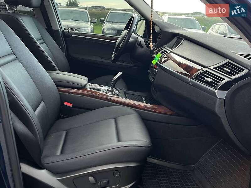 Внедорожник / Кроссовер BMW X5 2012 в Львове