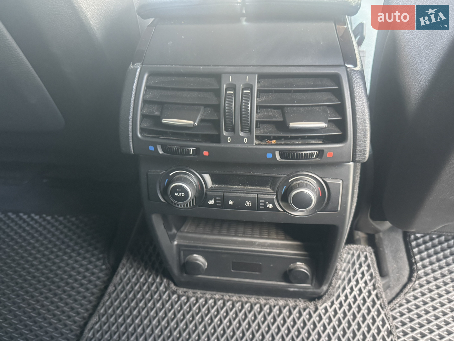 2011 BMW X5 - мініатюра 18