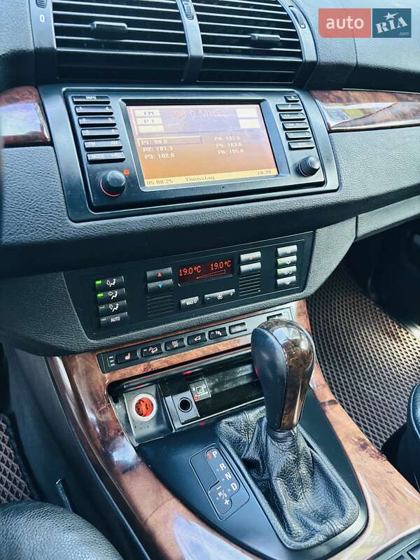 Позашляховик / Кросовер BMW X5 2006 в Івано-Франківську