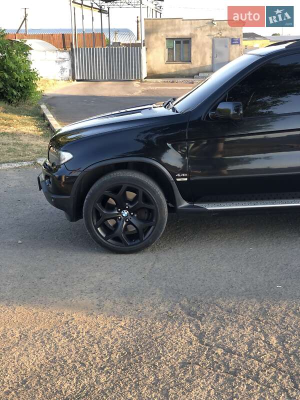 Внедорожник / Кроссовер BMW X5 2005 в Одессе
