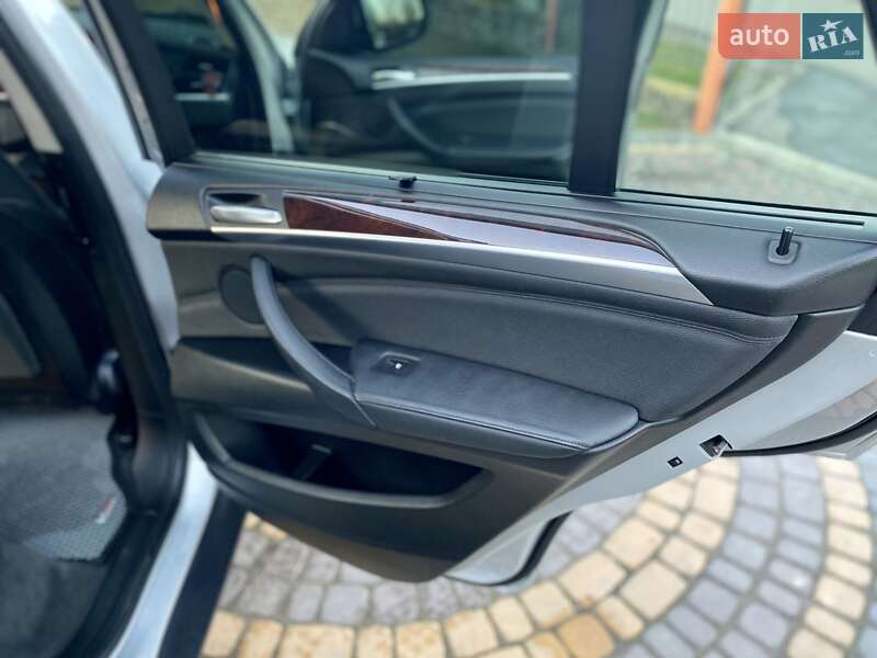 Внедорожник / Кроссовер BMW X5 2010 в Виннице