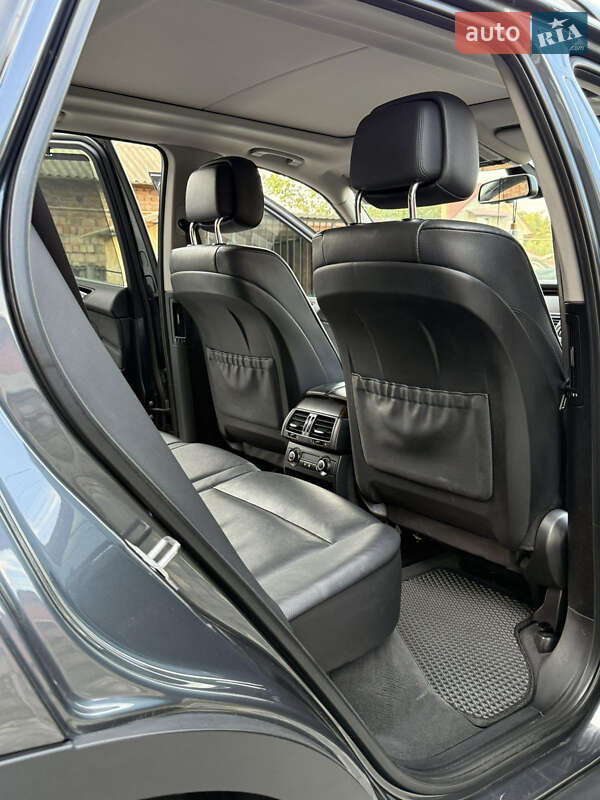 Позашляховик / Кросовер BMW X5 2012 в Чернівцях