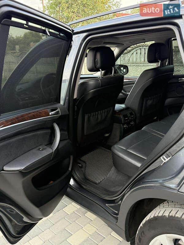 Позашляховик / Кросовер BMW X5 2012 в Чернівцях