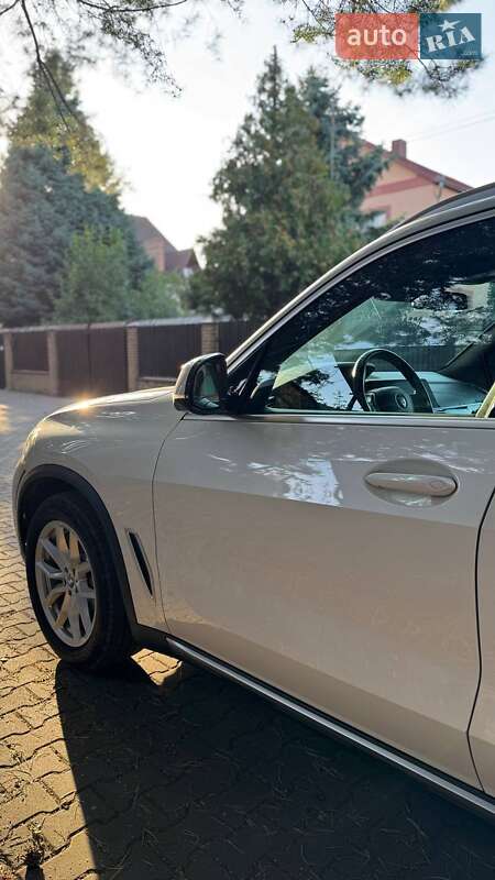 Позашляховик / Кросовер BMW X5 2020 в Луцьку