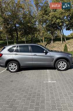 Позашляховик / Кросовер BMW X5 2015 в  фото 12 Позашляховик / Кросовер BMW X5 2015 в
