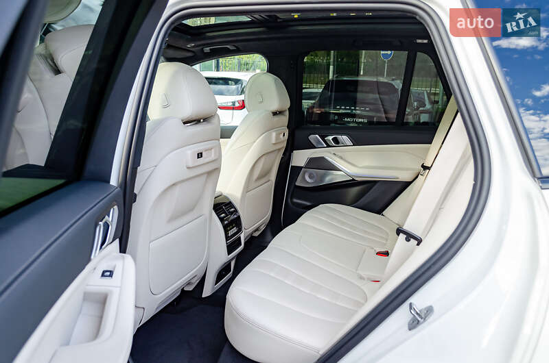 Внедорожник / Кроссовер BMW X5 2022 в Киеве