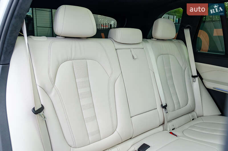 Внедорожник / Кроссовер BMW X5 2022 в Киеве