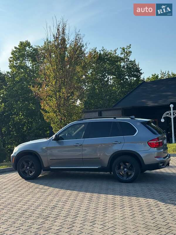Позашляховик / Кросовер BMW X5 2013 в Чернівцях