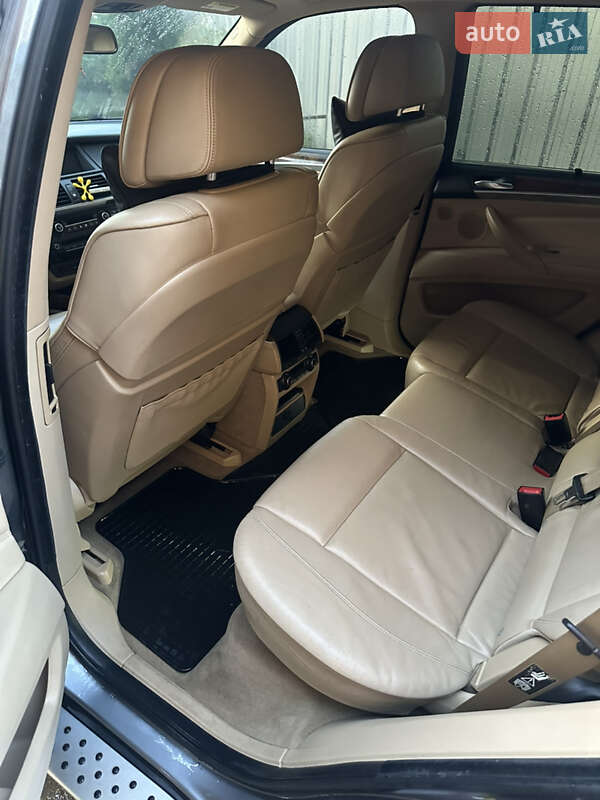 Внедорожник / Кроссовер BMW X5 2009 в Межгорье