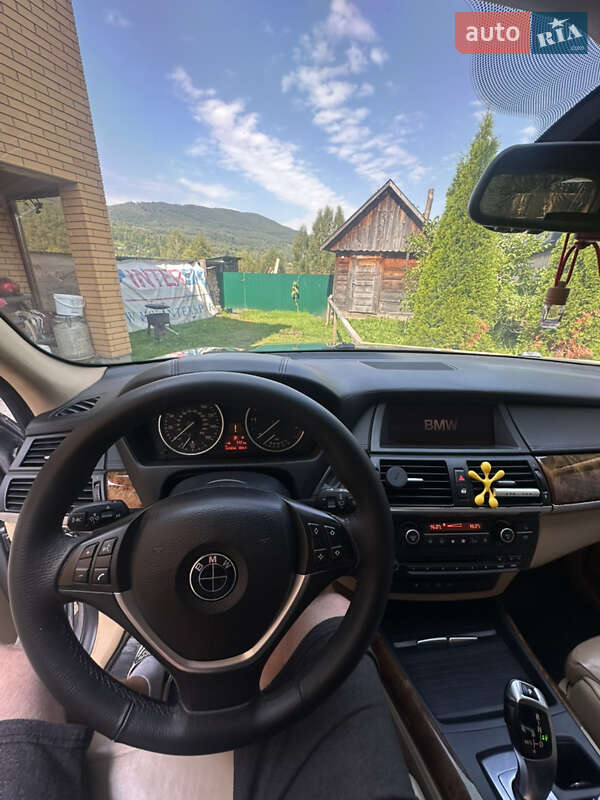 Внедорожник / Кроссовер BMW X5 2009 в Межгорье