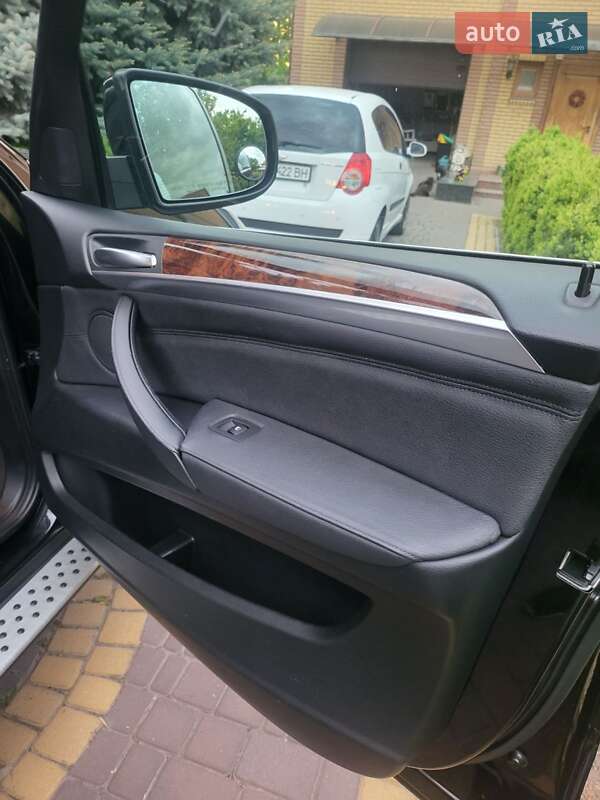 Внедорожник / Кроссовер BMW X5 2013 в Запорожье