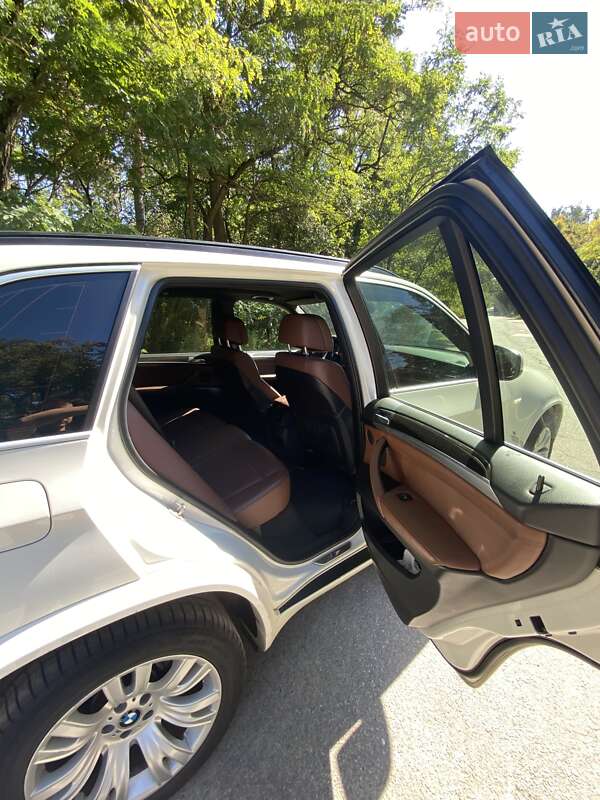 Внедорожник / Кроссовер BMW X5 2012 в Киеве