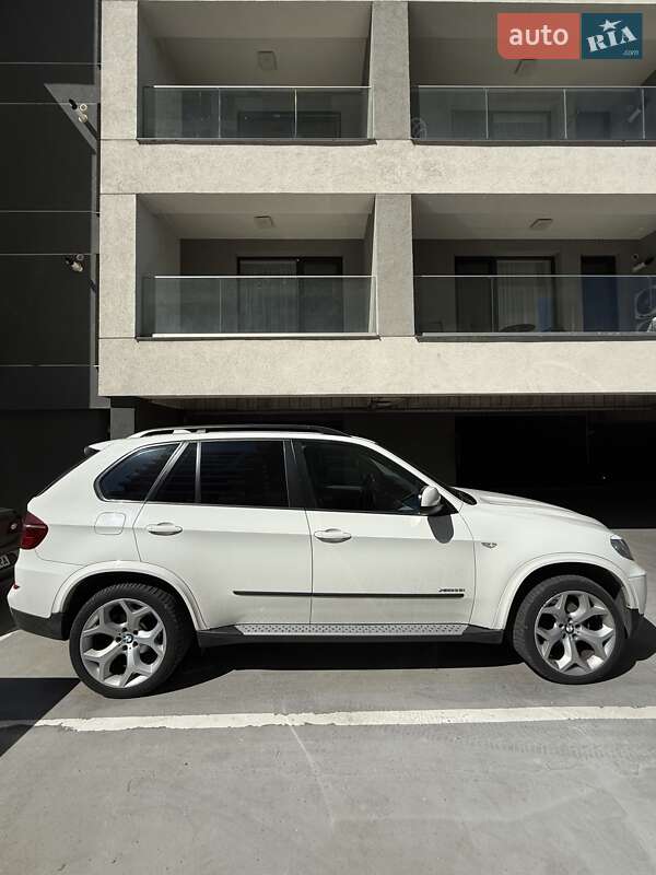 Внедорожник / Кроссовер BMW X5 2012 в Киеве