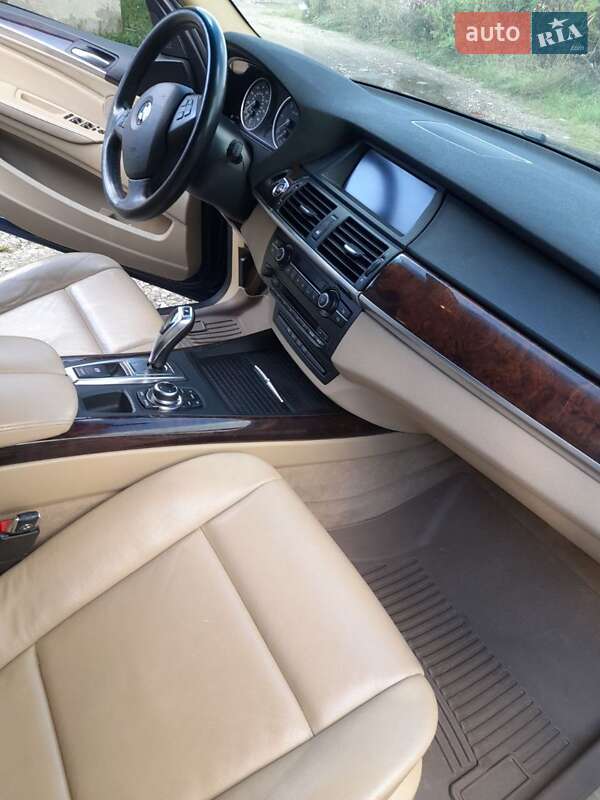 Внедорожник / Кроссовер BMW X5 2012 в Калуше