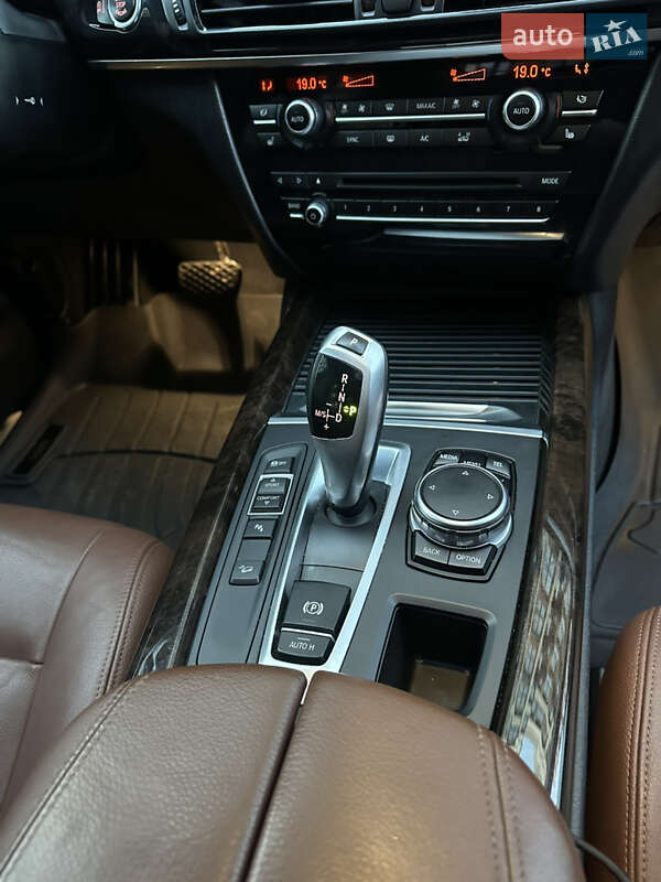 Внедорожник / Кроссовер BMW X5 2015 в Киеве