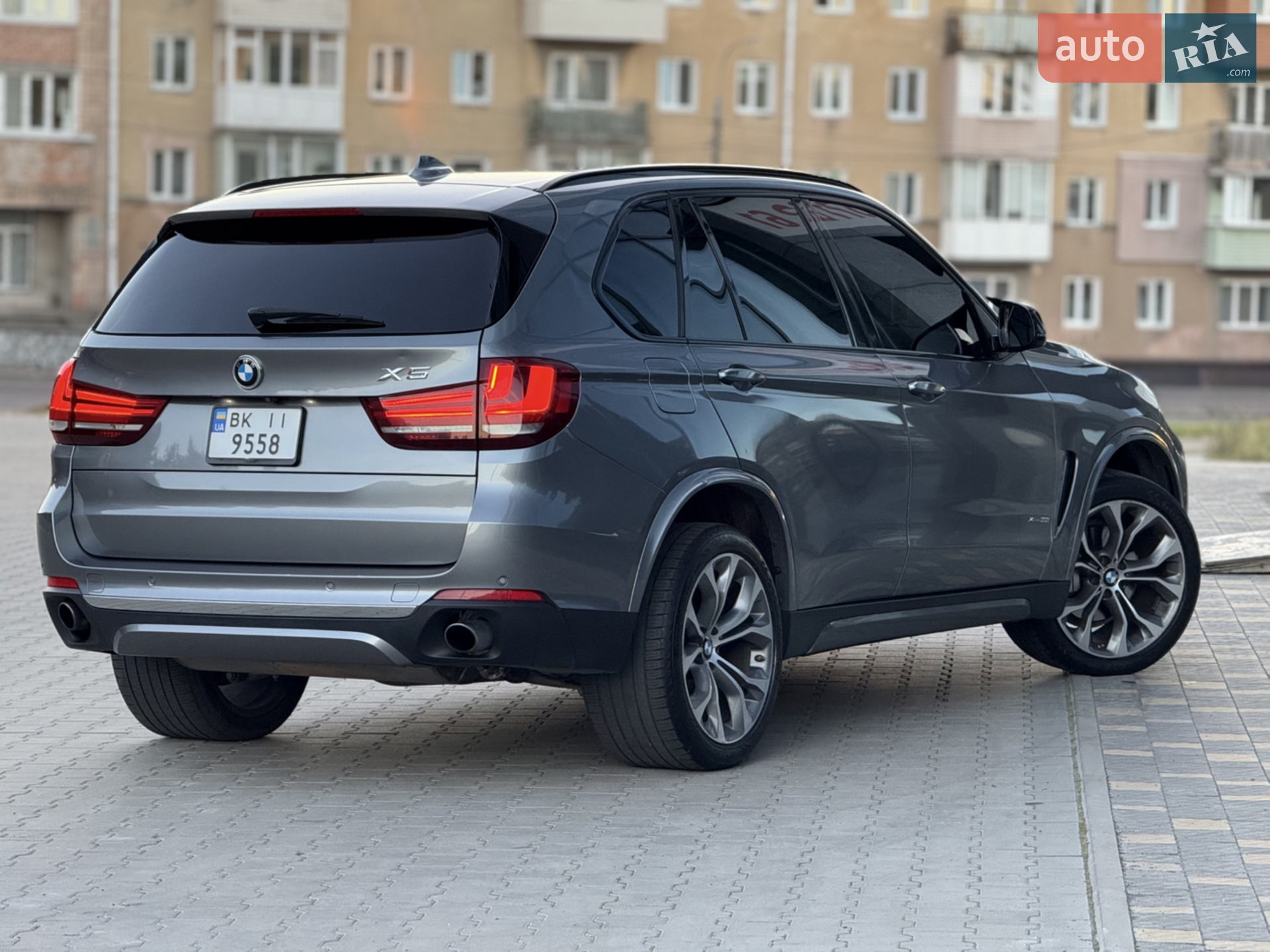 2016 BMW X5 - мініатюра 2