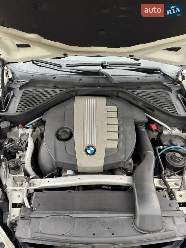 Внедорожник / Кроссовер BMW X5 2010 в Житомире